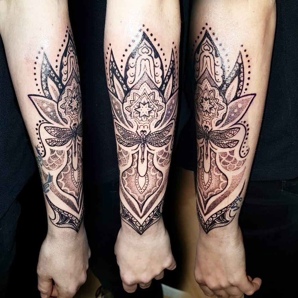 Mandalas en los antebrazos